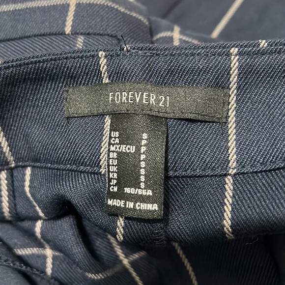 Forever 21 size small dress pants - Picture 3 of 4